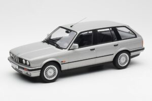 BMW 325i E30 Touring Sølv Norev 1:18 183216