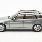 BMW 330i E91 Touring Grå Metallic Kyosho 1:18 80430394359 - image 4 of 8