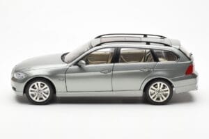 BMW 330i E91 Touring Grå Metallic Kyosho 1:18 80430394359 Metal — billede 4 af 8