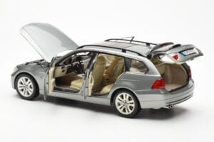 BMW 330i E91 Touring Grå Metallic Kyosho 1:18 80430394359 Metal — billede 5 af 8