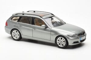 BMW 330i E91 Touring Grå Metallic Kyosho 1:18 80430394359 Metal — billede 6 af 8