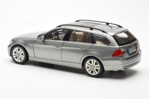 BMW 330i E91 Touring Grå Metallic Kyosho 1:18 80430394359 Metal — billede 7 af 8