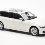 BMW 335i F31 Touring Alpine Hvid Paragon 1:18 - image 6 of 8