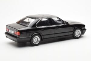 BMW 540i E34 Sort Metallic MCG 1:18 MCG18157 Metal — billede 2 af 6