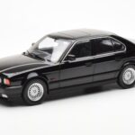 BMW 540i E34 Sort Metallic MCG 1:18