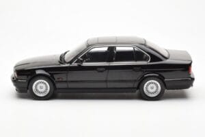 BMW 540i E34 Sort Metallic MCG 1:18 MCG18157 Metal — billede 3 af 6