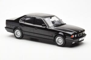 BMW 540i E34 Sort Metallic MCG 1:18 MCG18157 Metal — billede 4 af 6