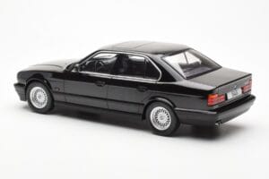 BMW 540i E34 Sort Metallic MCG 1:18 MCG18157 Metal — billede 5 af 6