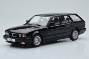 BMW 540i E34 Touring Sort Metallic MCG 1:18 MCG18329