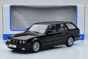 BMW 540i E34 Touring Sort Metallic MCG 1:18 MCG18329 Metal — billede 6 af 6