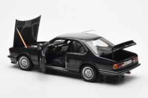 BMW 635 CSi E24 Diamant Sort Metallic AUTOart 1:18 70521 Metal — billede 5 af 8