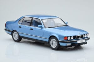 BMW 7 Series E32 730i Blå MCG 1:18 MCG18160 Metal — billede 3 af 5
