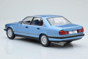 BMW 7 Series E32 730i Blå MCG 1:18 MCG18160 Metal — billede 4 af 5