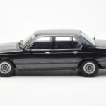 BMW 733i E23 Sort Metallic KK-Scale 1:18 - image 3 of 6
