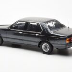 BMW 733i E23 Sort Metallic KK-Scale 1:18 - image 5 of 6