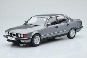 BMW 7 Series E32 740i Sølv MCG 1:18 MCG18161 Metal