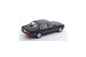 BMW 750i E32 Sort MCG 1:18 MCG18162 Metal — billede 2 af 3