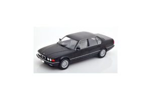 BMW 750i E32 Sort MCG 1:18