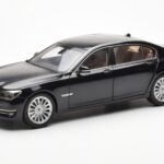 BMW 750Li F02 Facelift Carbon Sort Kyosho 1:18