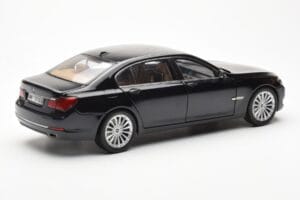 BMW 750Li F02 Facelift Carbon Sort Kyosho 1:18 08784BK Metal — billede 3 af 8