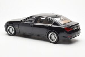 BMW 750Li F02 Facelift Carbon Sort Kyosho 1:18 08784BK Metal — billede 7 af 8