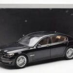 BMW 750Li F02 Facelift Carbon Sort Kyosho 1:18 - image 8 of 8