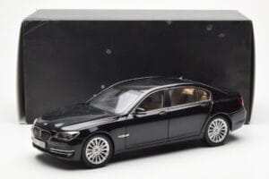 BMW 750Li F02 Facelift Carbon Sort Kyosho 1:18 08784BK Metal — billede 8 af 8