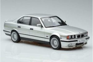 BMW Alpina B10 4.6 E34 Sølv MCG 1:18 MCG18231 Metal — billede 4 af 5