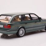 BMW Alpina B10 E34 Touring Mørkegrøn MCG 1:18 - image 2 of 6