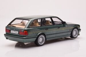 BMW Alpina B10 E34 Touring Mørkegrøn MCG 1:18 MCG18331 Metal — billede 2 af 6