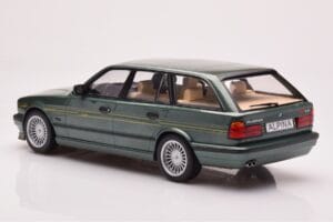 BMW Alpina B10 E34 Touring Mørkegrøn MCG 1:18 MCG18331 Metal — billede 5 af 6