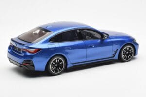 BMW i4 M50 G26 Blå Otto 1:18 OT453 Resin — billede 2 af 6