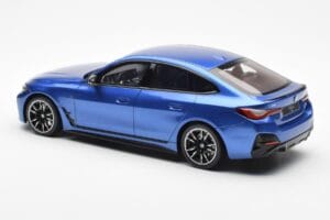 BMW i4 M50 G26 Blå Otto 1:18 OT453 Resin — billede 5 af 6