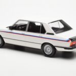 BMW M535i E12 Hvid Norev 1:18 - image 4 of 5