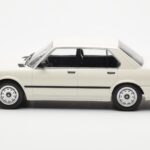 BMW M535i E28 Hvid Norev 1:18 - image 3 of 6