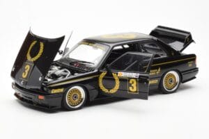 BMW M3 E30 #3 J. Richards Austrian Airlines ATCC 1987 AUTOart 1:18 88745 Metal — billede 2 af 8