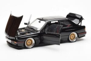 BMW M3 E30 Sport Evolution Sort Custom Wheels AUTOart 1:18 70562 Metal — billede 2 af 8