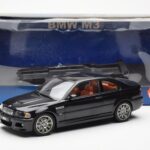 BMW M3 E46 Sort AUTOart 1:18 - image 8 of 8