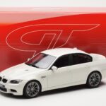 BMW M3 E90 Sedan Hvid GT Spirit 1:18 - image 6 of 6