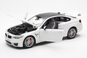 BMW M4 F82 Frozen Brilliant Hvid Paragon 1:18 PA-97101 Metal — billede 2 af 8