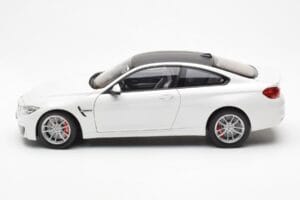BMW M4 F82 Frozen Brilliant Hvid Paragon 1:18 PA-97101 Metal — billede 4 af 8
