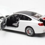 BMW M4 F82 Frozen Brilliant Hvid Paragon 1:18 PA-97101 - image 5 of 8