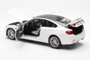 BMW M4 F82 Frozen Brilliant Hvid Paragon 1:18 PA-97101 Metal — billede 5 af 8