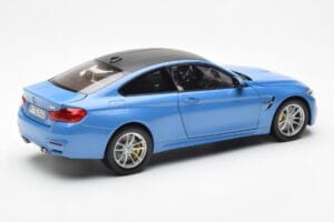BMW M4 F82 Yas Marina Blå Paragon 1:18 PA-97102 Metal — billede 3 af 8