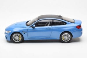 BMW M4 F82 Yas Marina Blå Paragon 1:18 PA-97102 Metal — billede 4 af 8