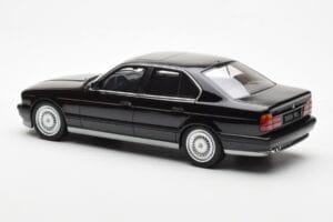 BMW M5 E34 Sort Otto 1:18 OT690 Resin — billede 5 af 6