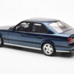 BMW M5 E34 Blå Metallic Otto 1:18 - image 5 of 6