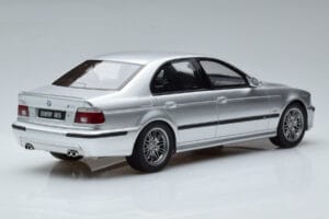 BMW M5 E39 Sølv Otto 1:18 OT747B Resin — billede 2 af 7