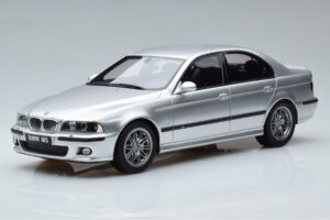 BMW M5 E39 Sølv Otto 1:18