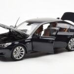 BMW M5 E60 Carbon Sort Kyosho 1:18 - image 2 of 8